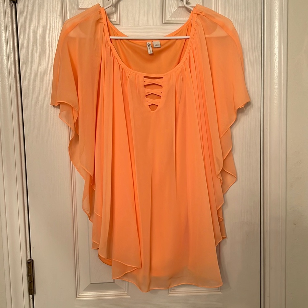 Pastel orange flowey top nwot